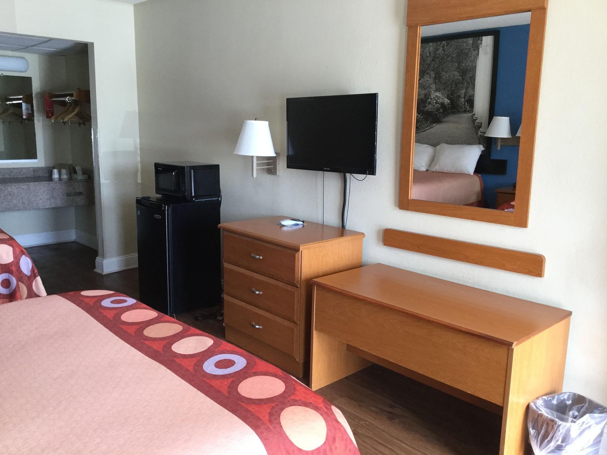 Super 8 By Wyndham Walterboro Hotel Exterior foto