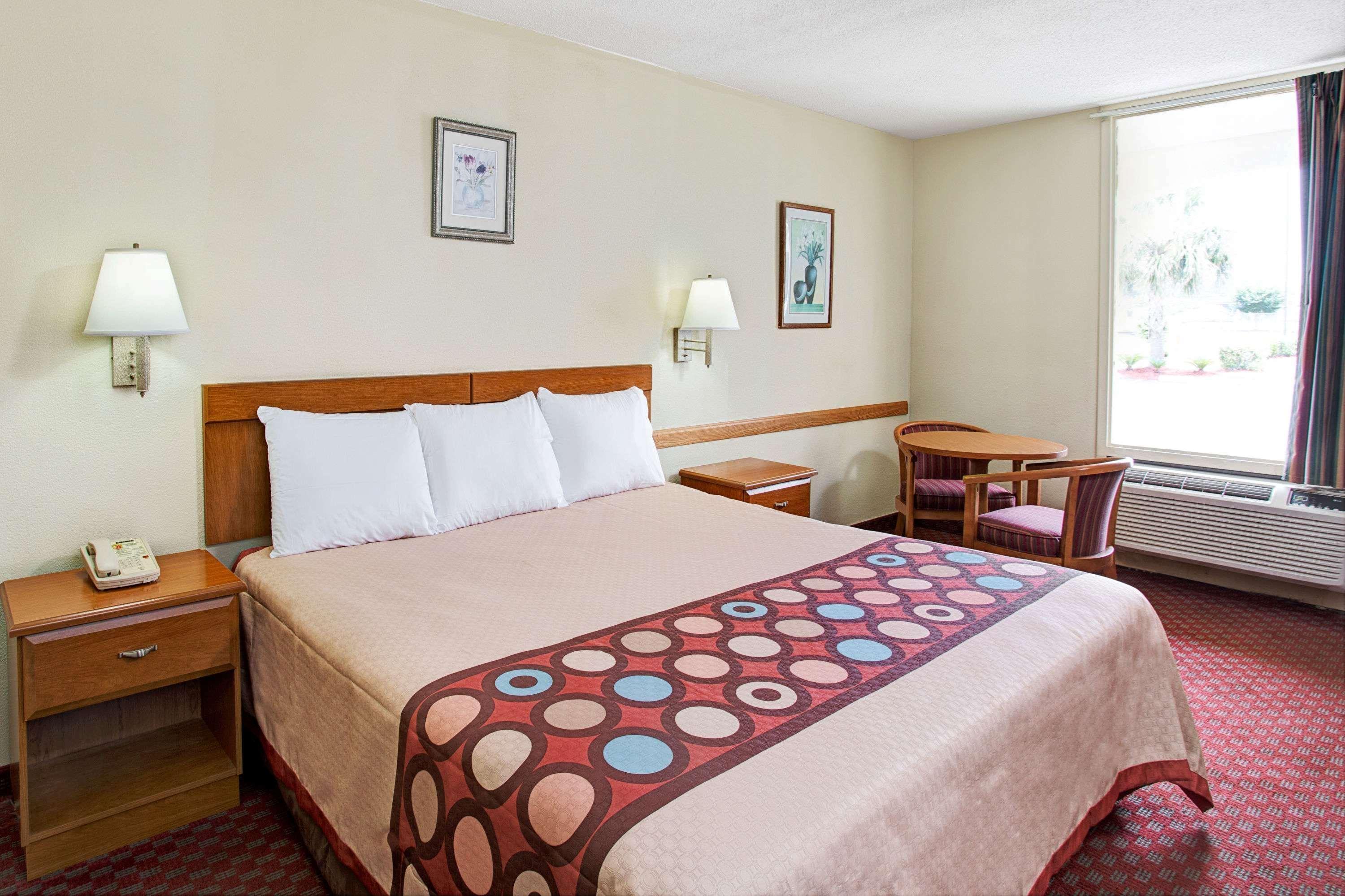 Super 8 By Wyndham Walterboro Hotel Exterior foto