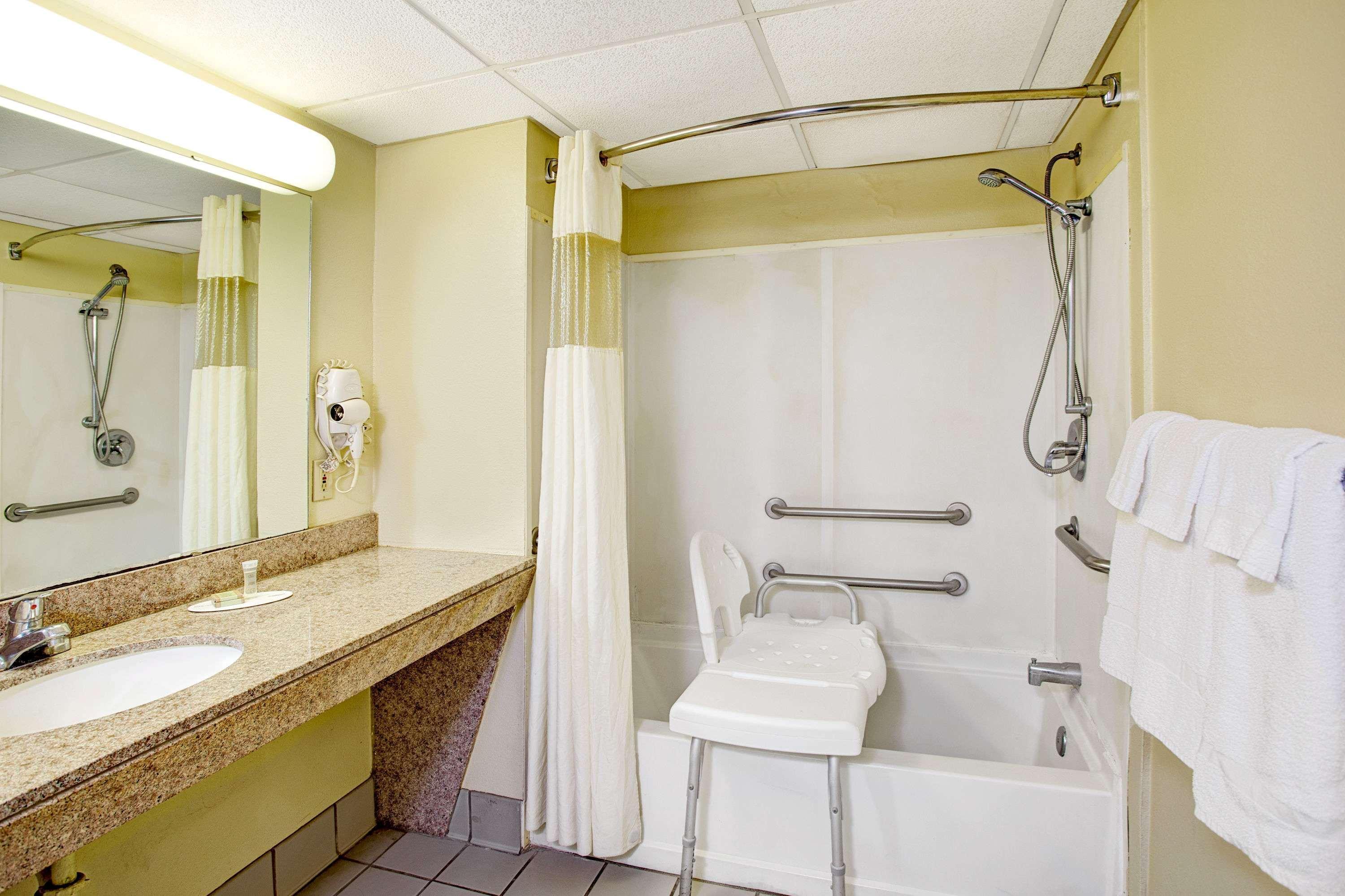 Super 8 By Wyndham Walterboro Hotel Exterior foto