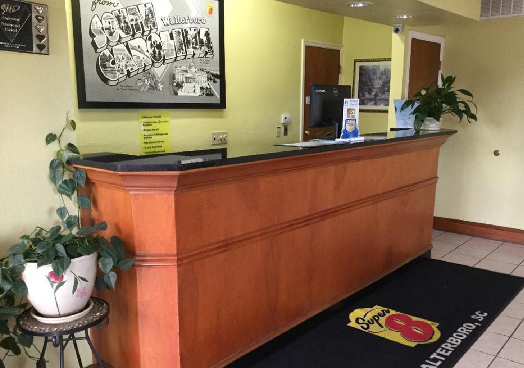 Super 8 By Wyndham Walterboro Hotel Exterior foto
